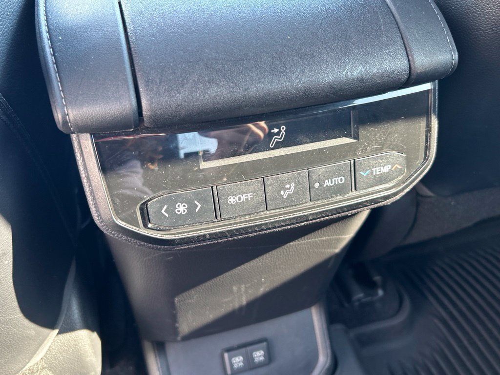 Used 2021 Toyota Highlander XSE AWD/4WD image 33