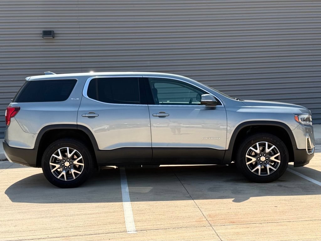 Used 2023 GMC Acadia SLE FWD image 2