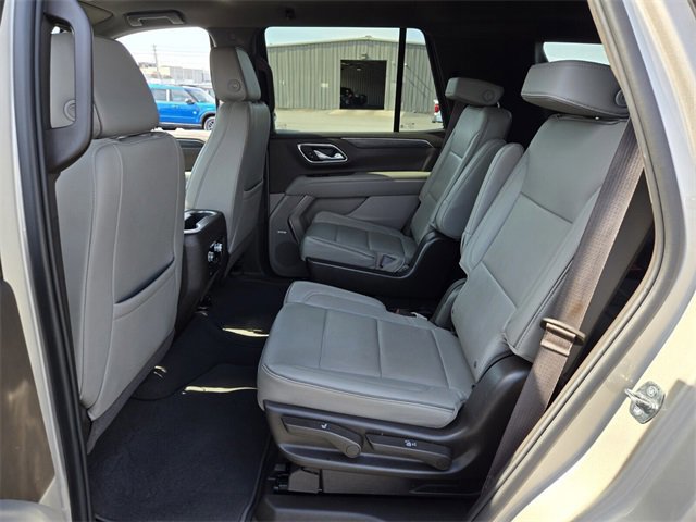 Used 2022 GMC Yukon SLT w/ SLT Luxury Package image 12