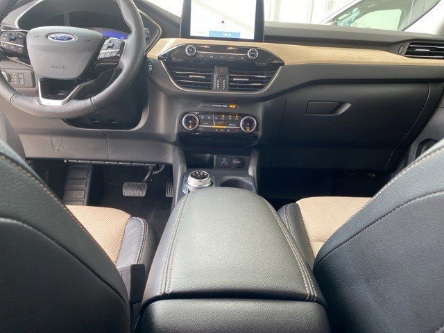 Certified 2022 Ford Escape Titanium w/ Titanium Elite Package image 32