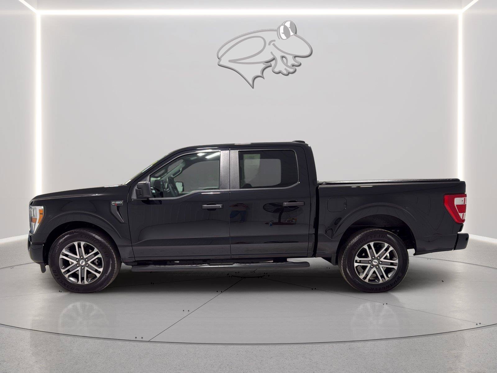 Certified 2022 Ford F150 XL w/ STX Appearance Package RWD image 2