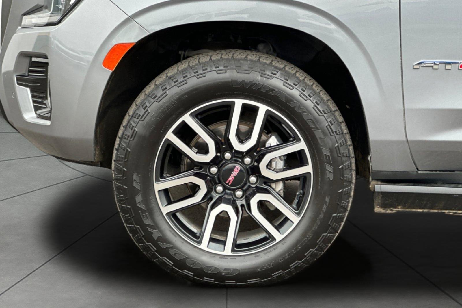 Used 2021 GMC Yukon AT4 w/ AT4 Premium Plus Package image 32