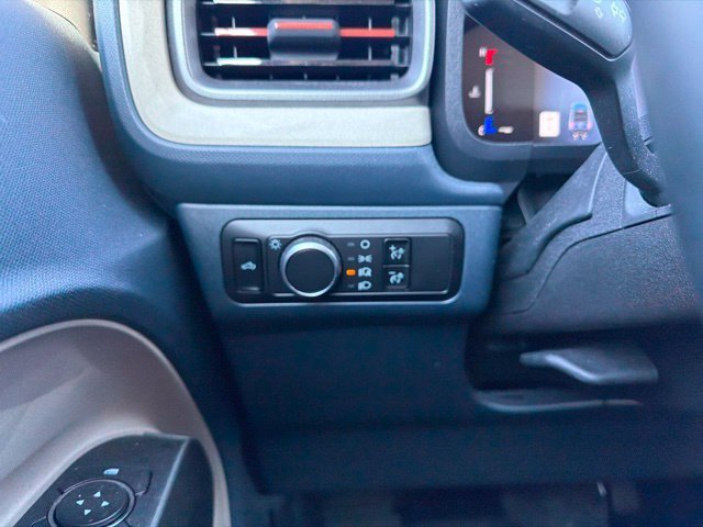Certified 2025 Ford Maverick Lariat AWD/4WD image 17