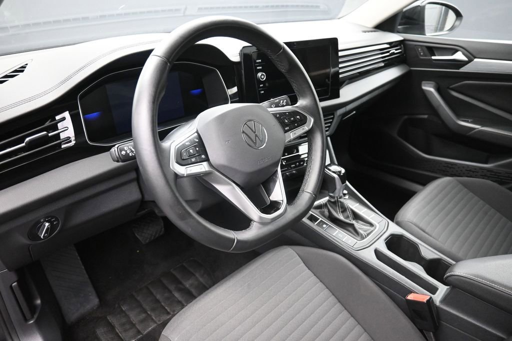 Used 2025 Volkswagen Jetta S FWD image 16