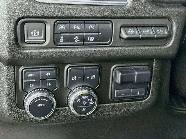 Used 2024 GMC Yukon XL AT4 w/ Technology Package AWD/4WD image 10