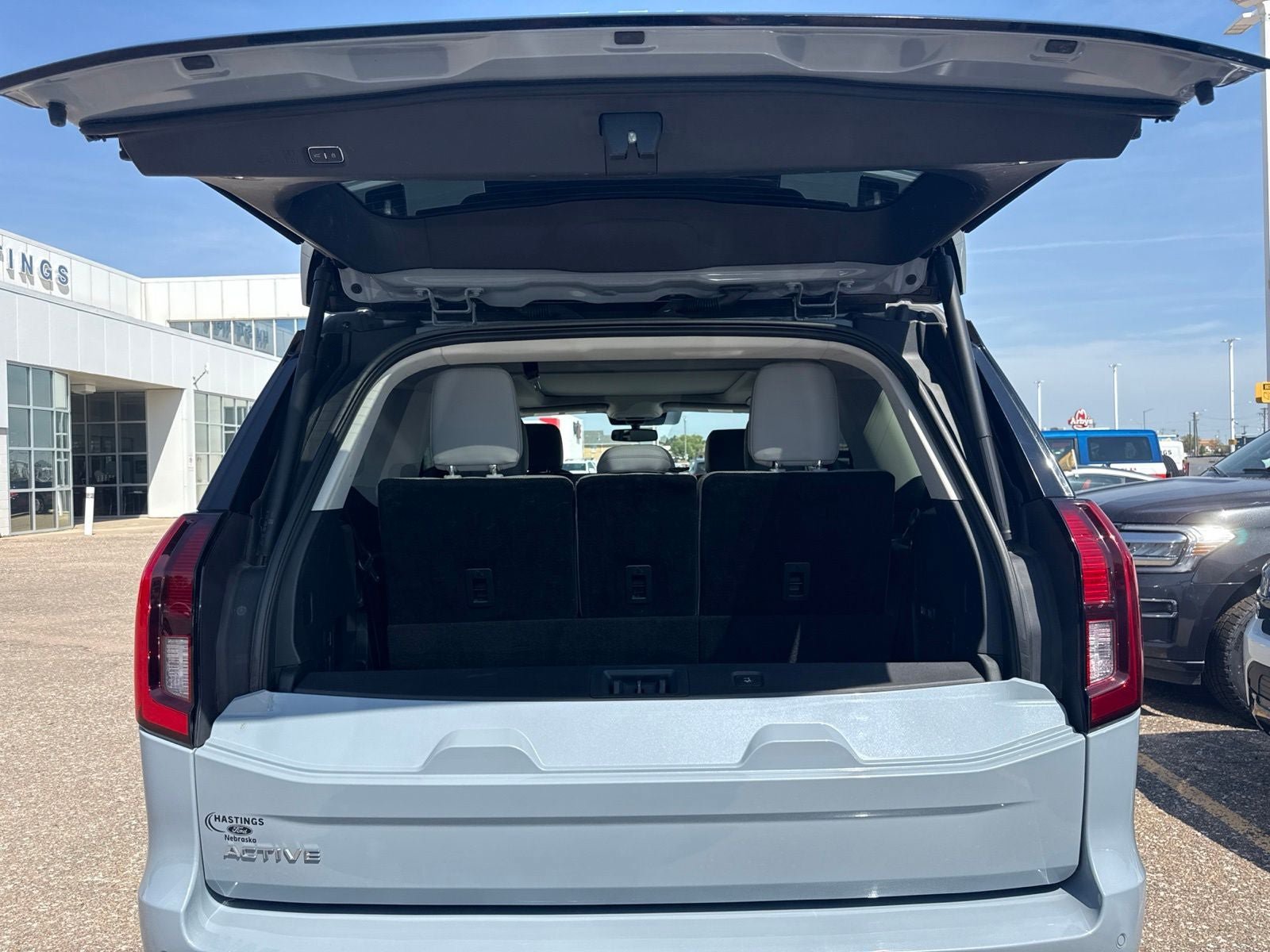 Certified 2025 Ford Expedition Active AWD/4WD image 10