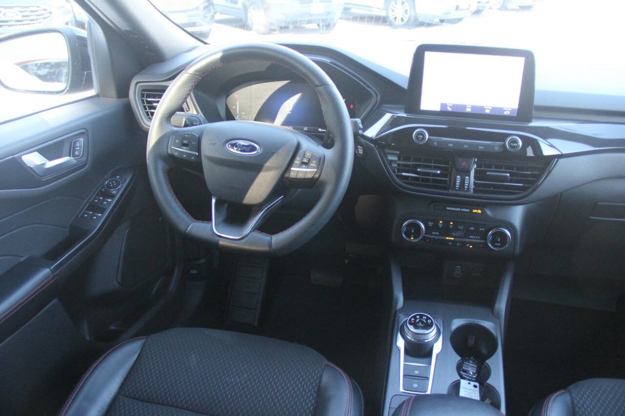 Certified 2025 Ford Escape ST-Line Select image 16