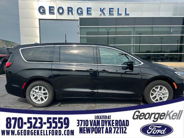 Used 2025 Chrysler Pacifica Select FWD 360° Tour