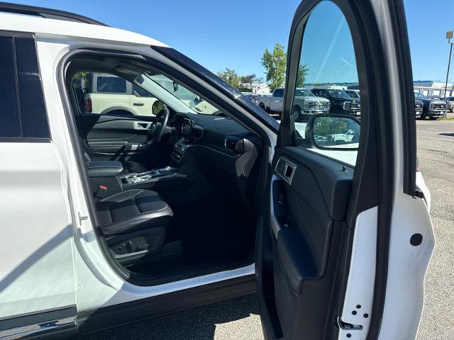 Certified 2023 Ford Explorer XLT w/ Equipment Group 202A AWD/4WD image 8