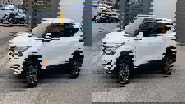 Used 2023 Kia Seltos LX image 6