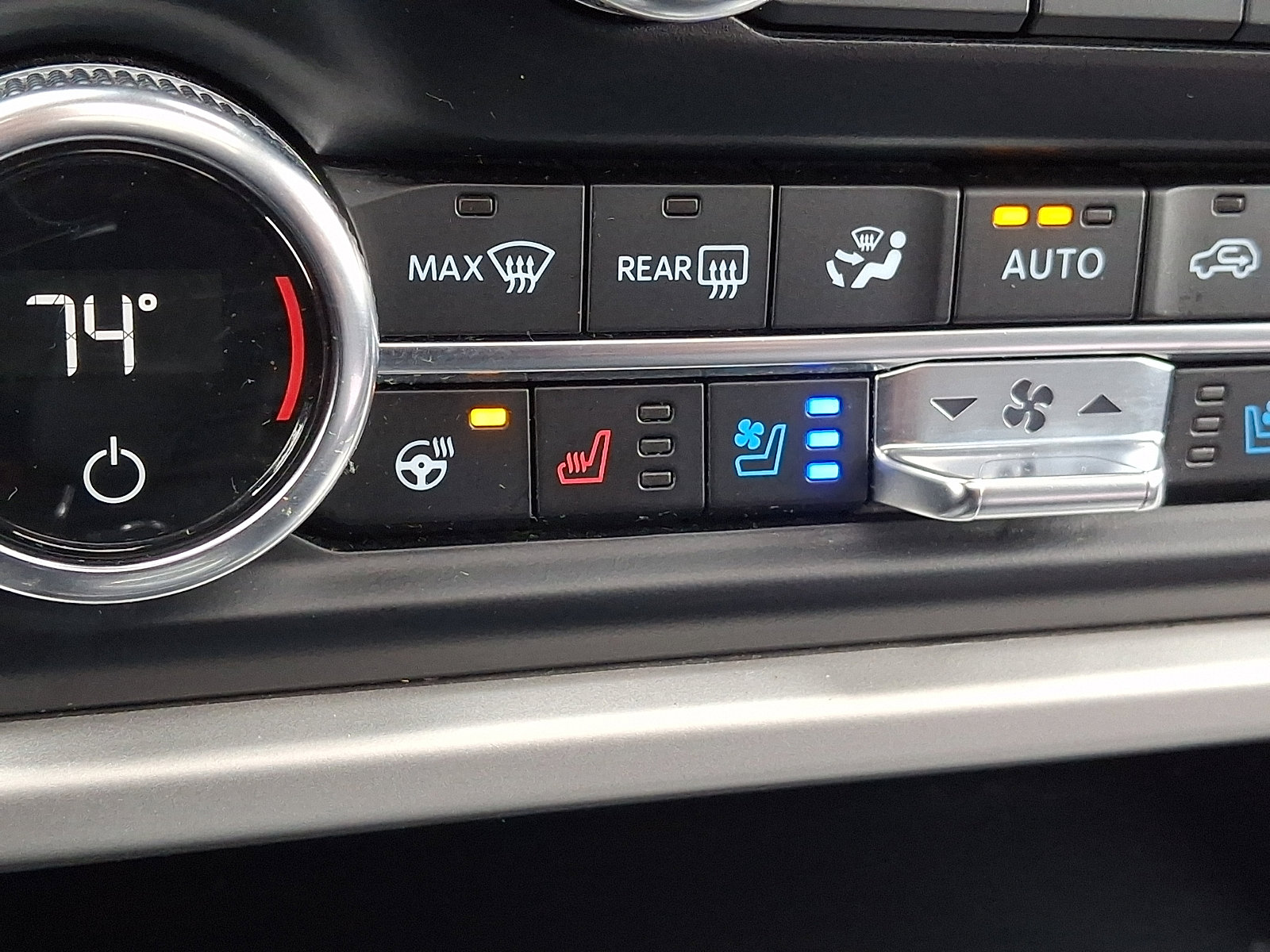 Certified 2024 Ford Expedition XLT AWD/4WD image 32