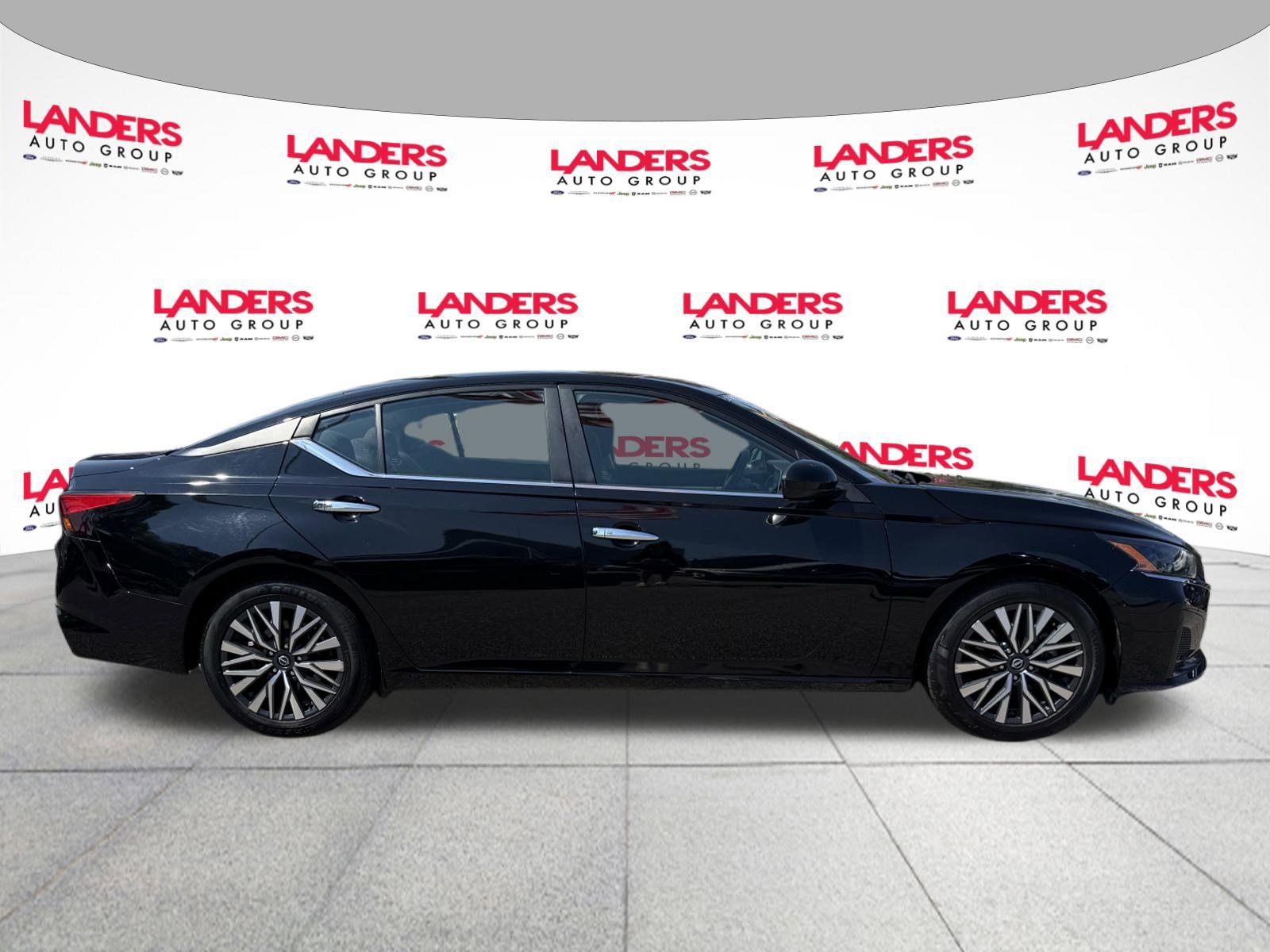 Used 2023 Nissan Altima 2.5 SV image 6
