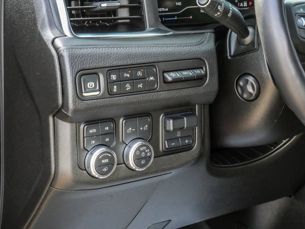 Used 2024 GMC Yukon Denali w/ Advanced Technology Package AWD/4WD image 59