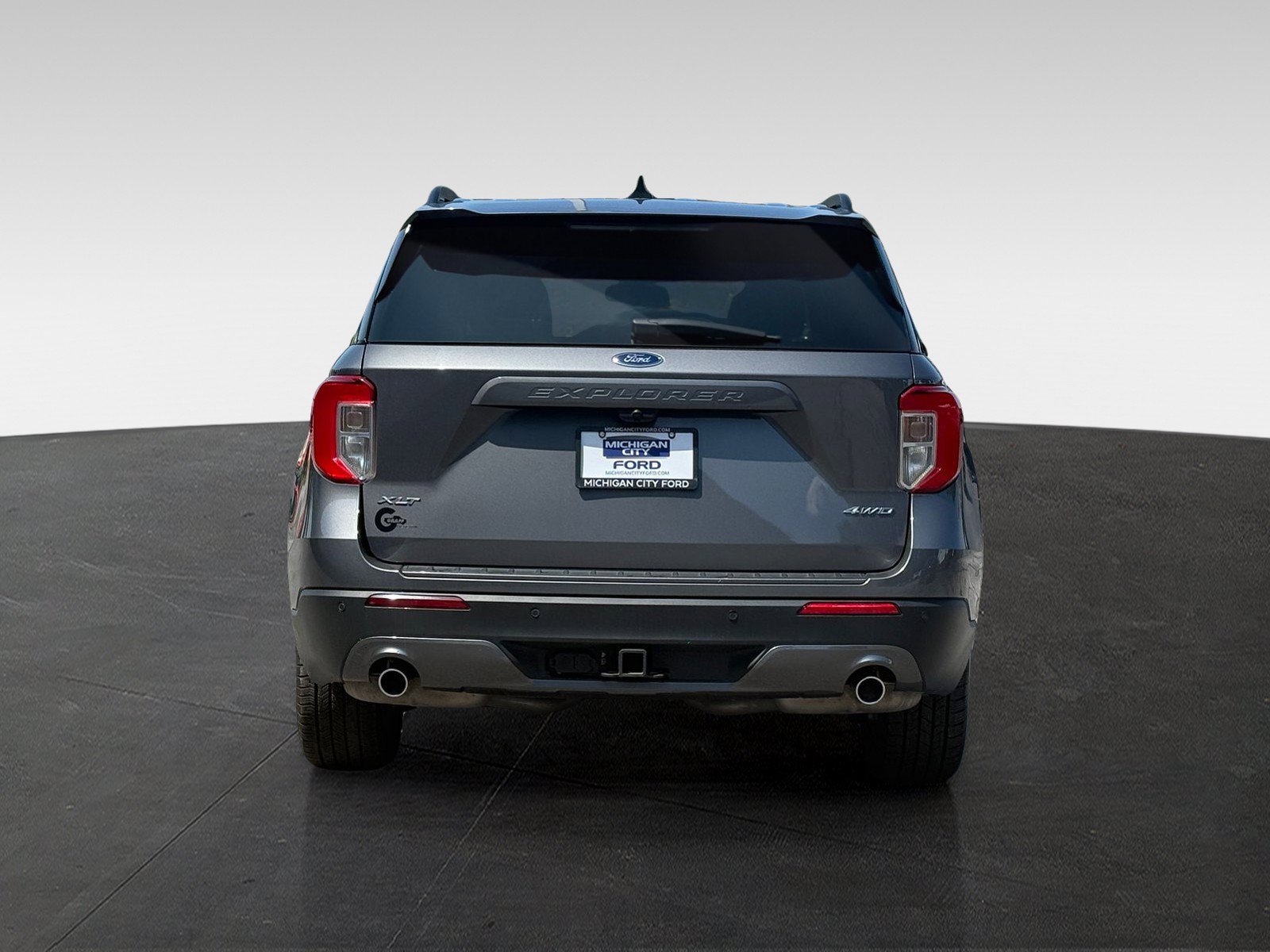 Certified 2022 Ford Explorer XLT w/ Equipment Group 202A AWD/4WD image 6