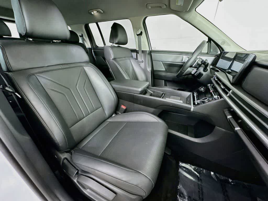 Used 2025 Hyundai Santa Fe SEL FWD image 13