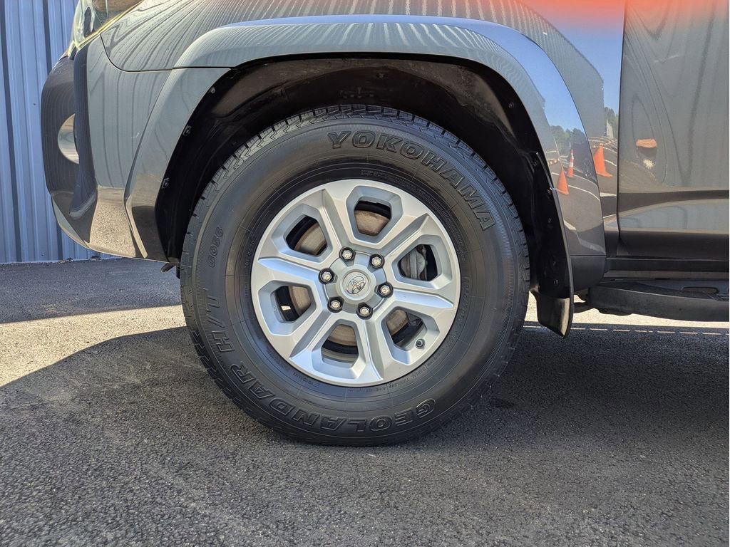 Used 2019 Toyota 4Runner SR5 Premium RWD image 27