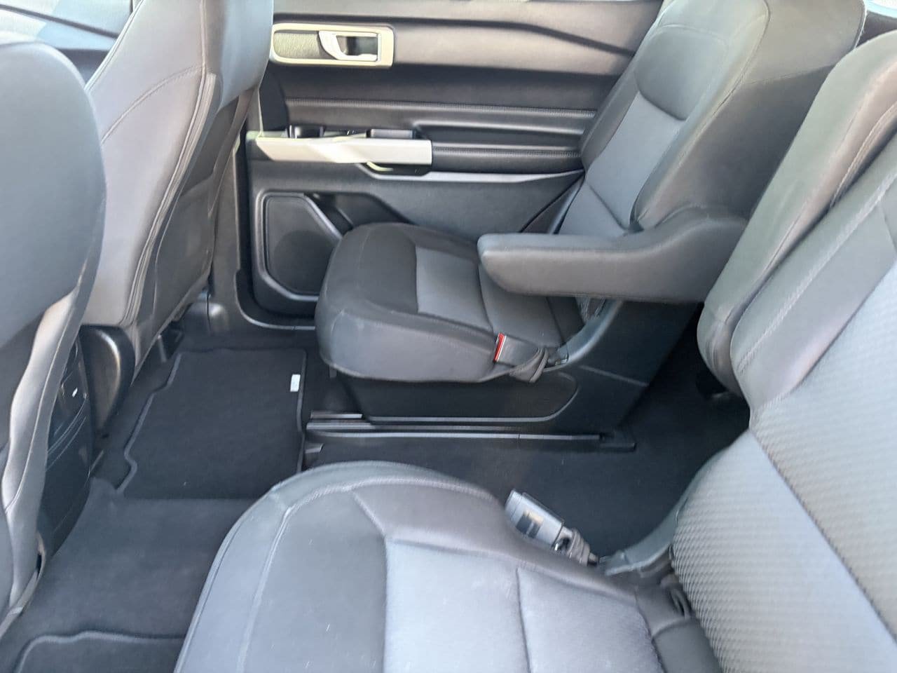 Certified 2023 Ford Explorer XLT RWD image 14