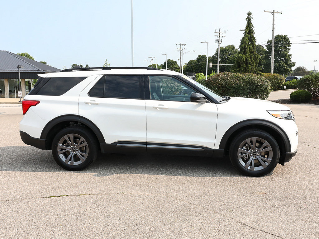 Certified 2024 Ford Explorer XLT w/ Equipment Group 202A AWD/4WD image 8