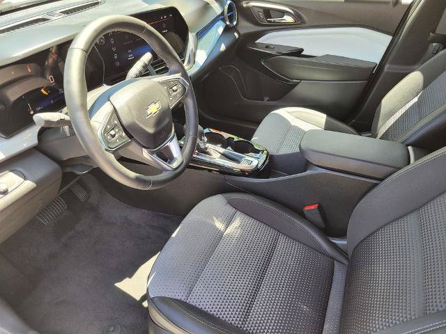 Used 2025 Chevrolet Trax LT w/ Driver Confidence Package FWD image 14