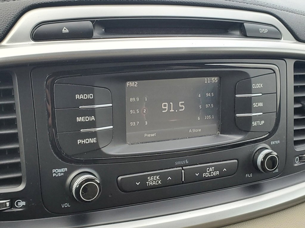 Used 2017 Kia Sorento LX image 21