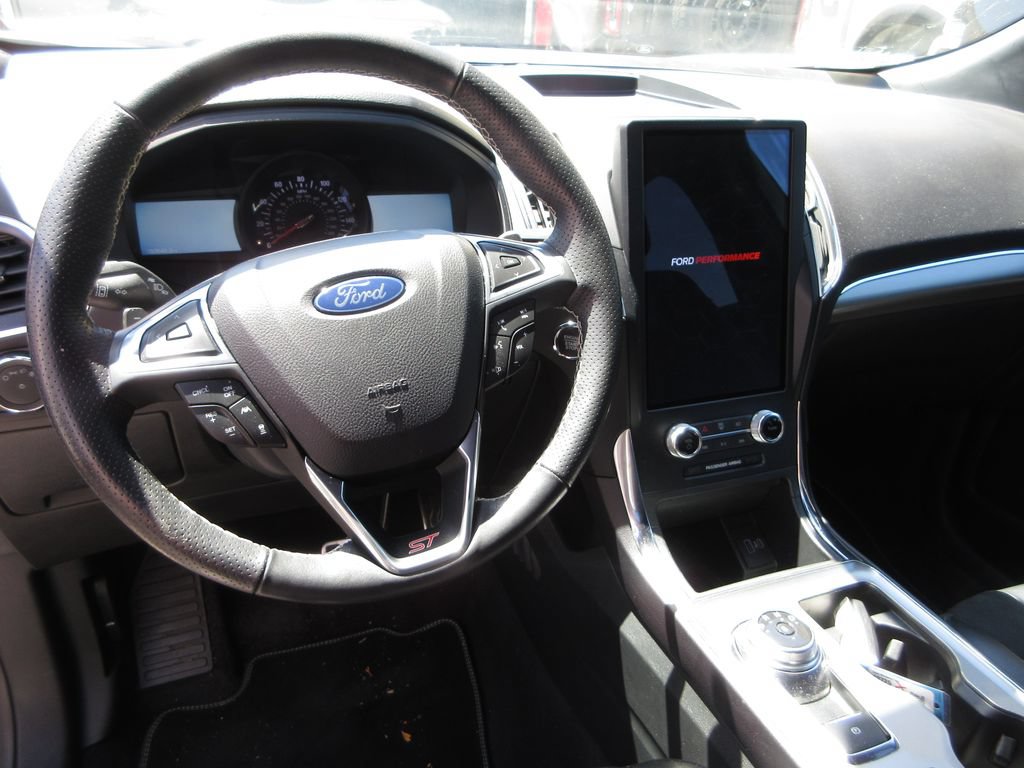Certified 2024 Ford Edge ST w/ Equipment Group 401A AWD/4WD image 6