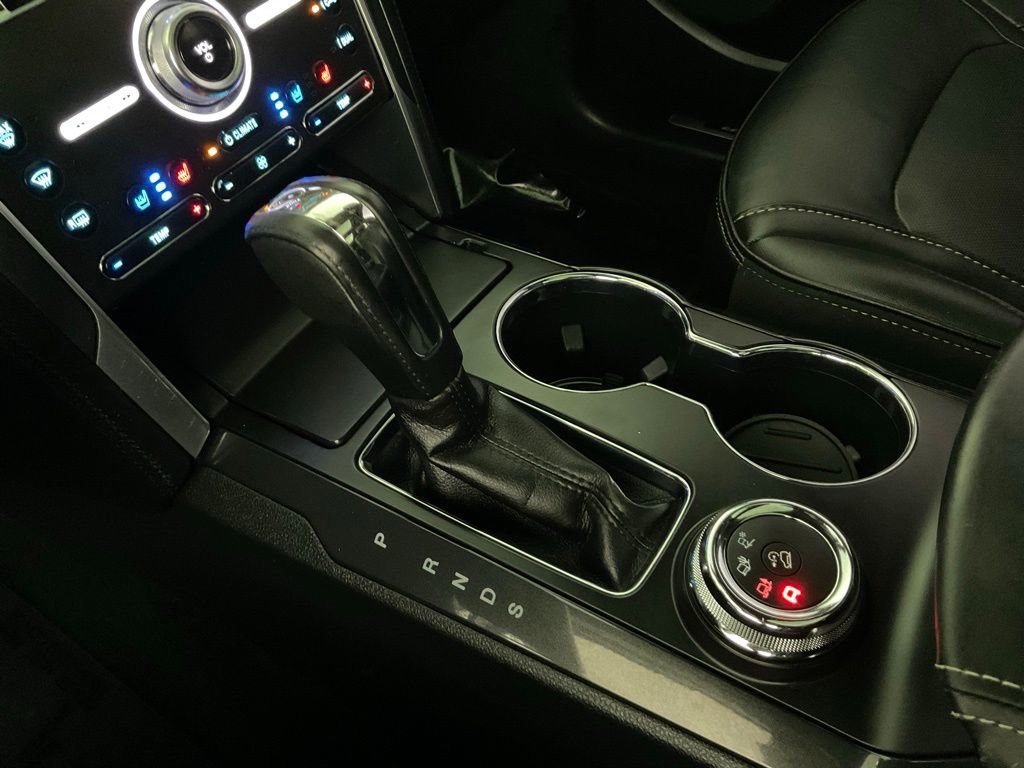 Certified 2018 Ford Explorer Platinum image 18