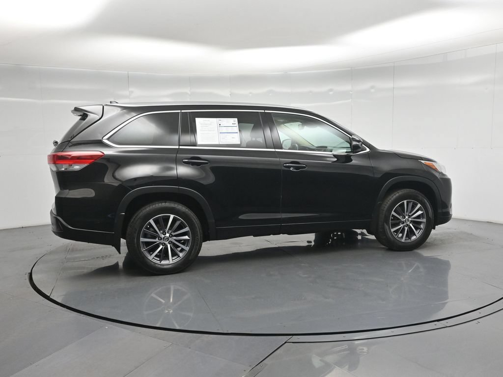 Used 2018 Toyota Highlander XLE AWD/4WD image 26