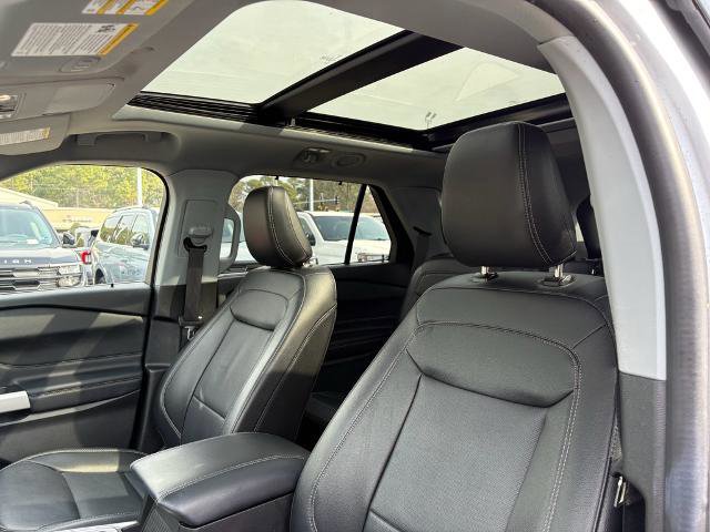 Certified 2022 Ford Explorer Limited w/ Equipment Group 301A image 15