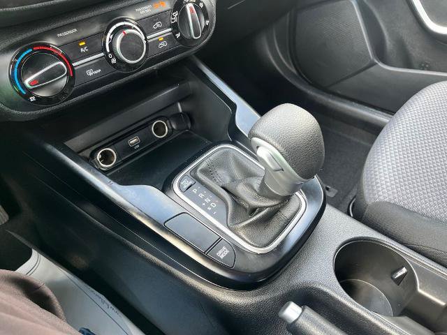 Used 2025 Kia Soul LX w/ LX Technology Package FWD image 29