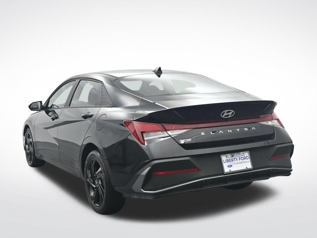 Used 2026 Hyundai Elantra Sport w/ Cargo Package FWD image 9
