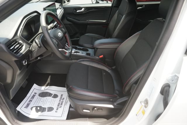 Certified 2025 Ford Escape ST-Line w/ Tech Pack #1 FWD image 9