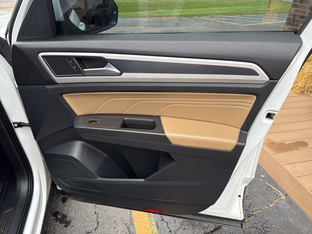 Used 2022 Volkswagen Atlas Cross Sport SE image 20