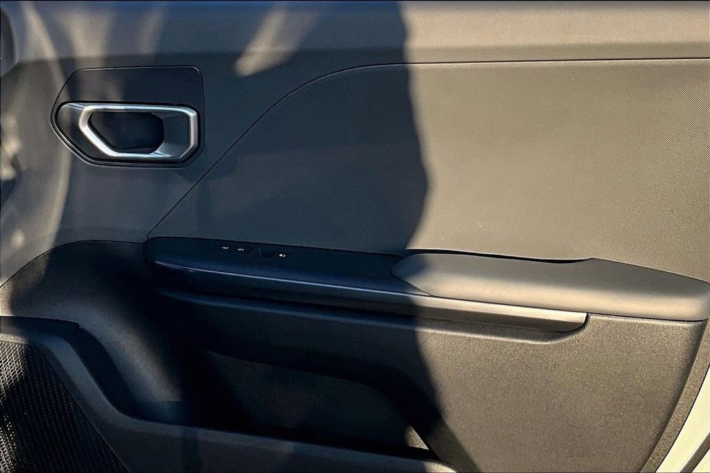 Used 2025 Kia K4 LXS image 23