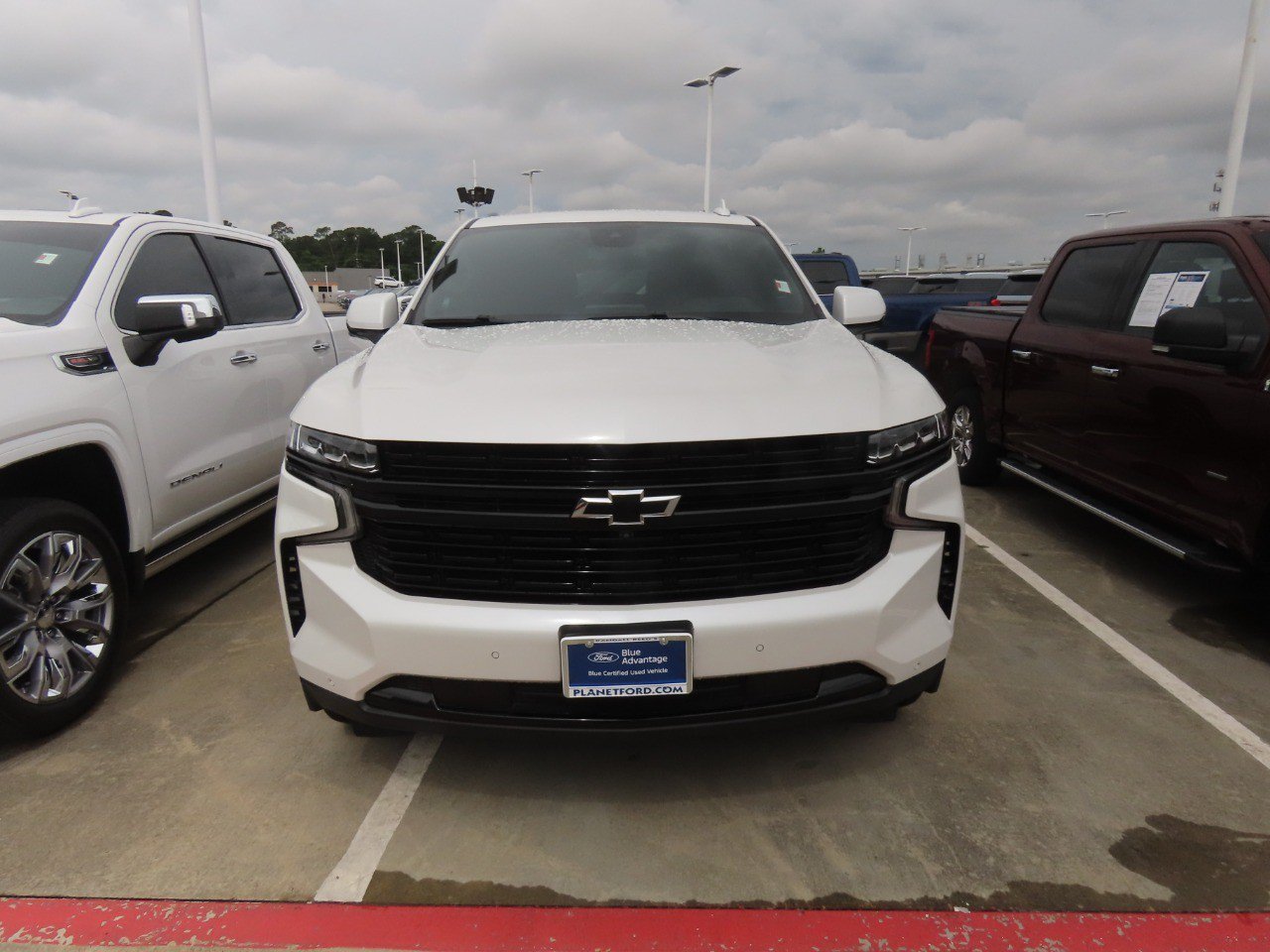Used 2023 Chevrolet Suburban RST w/ Luxury Package RWD image 4