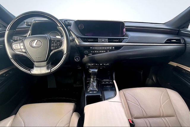Used 2019 Lexus ES 300h w/ Accessory Package 2 image 16