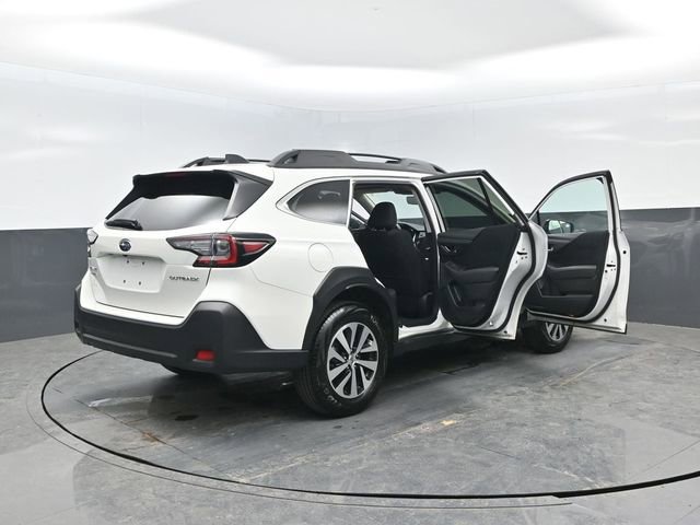 Used 2025 Subaru Outback Premium AWD/4WD image 25