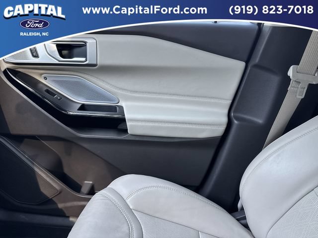 Certified 2024 Ford Explorer Platinum w/ Technology Package AWD/4WD image 29