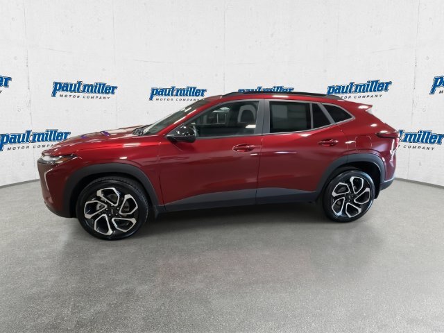 Used 2025 Chevrolet Trax RS FWD image 6