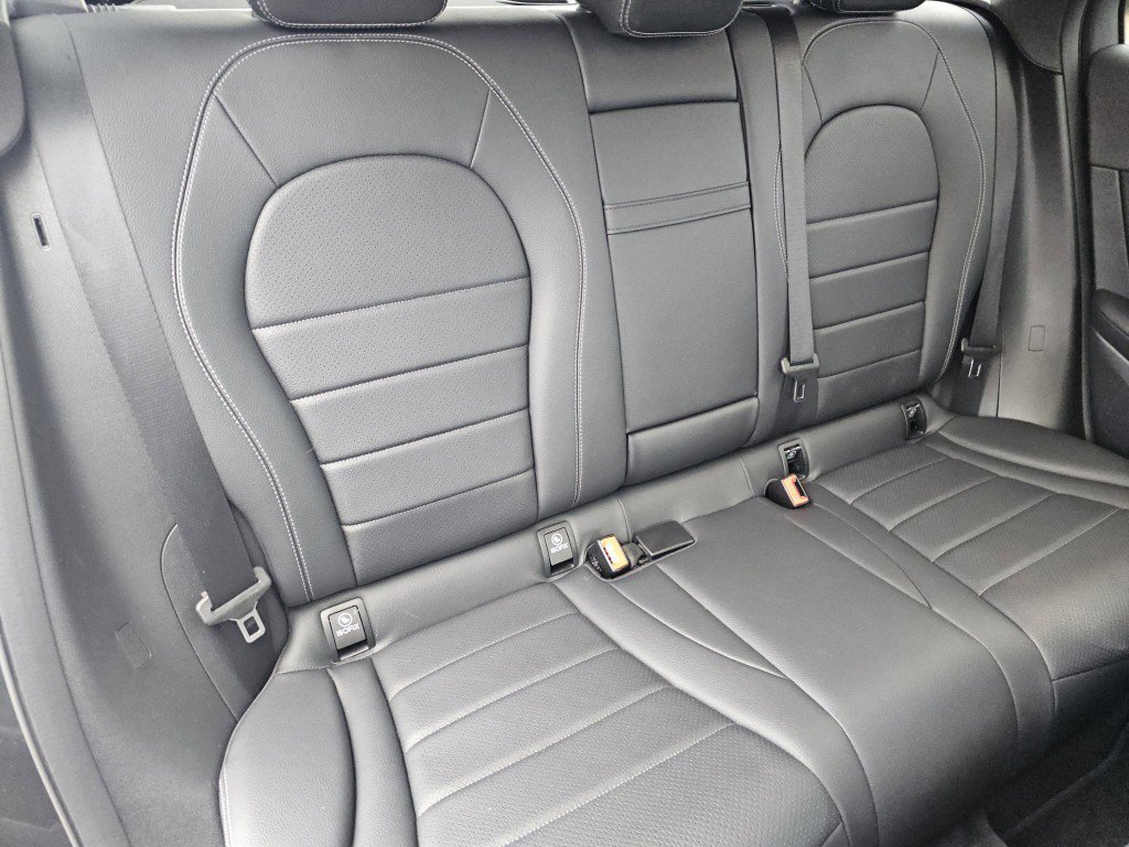 Used 2021 Mercedes-Benz GLC 300 image 26