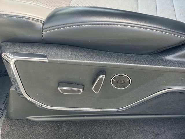 Certified 2025 Ford F150 Lightning Platinum image 33