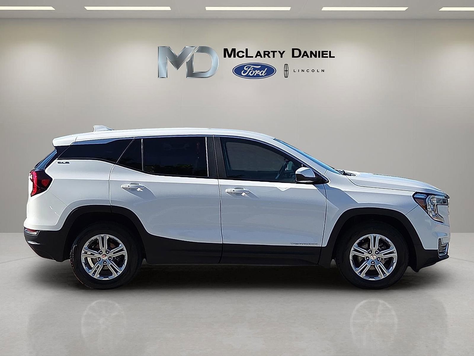 Used 2024 GMC Terrain SLE FWD image 6