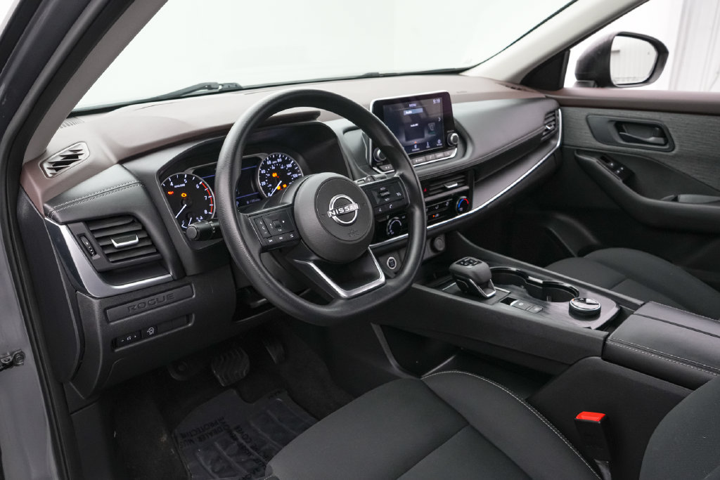 Used 2023 Nissan Rogue S AWD/4WD image 12