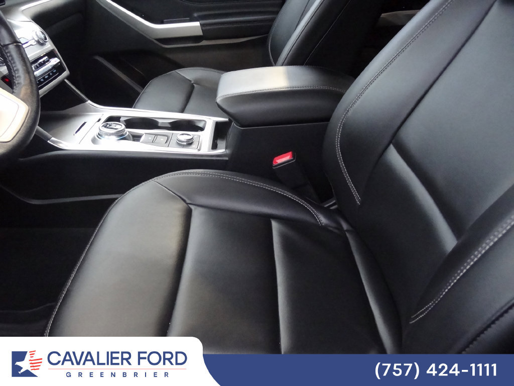 Certified 2022 Ford Explorer XLT w/ Equipment Group 202A AWD/4WD image 8