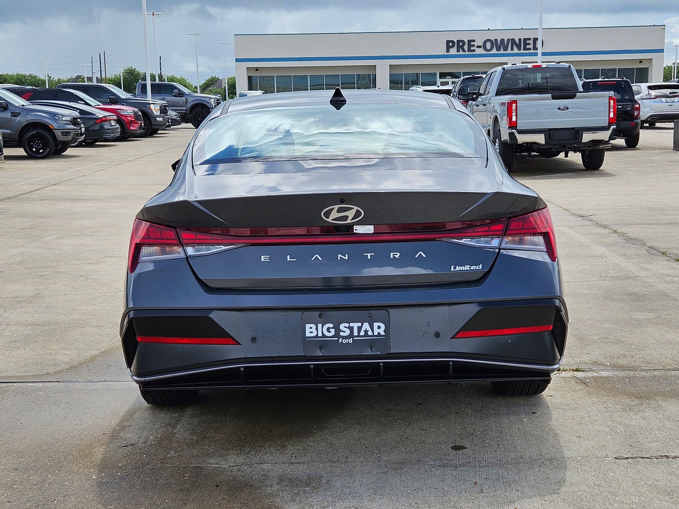 Used 2024 Hyundai Elantra Limited FWD image 6
