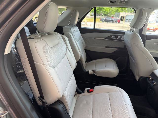 Certified 2025 Ford Explorer Platinum w/ Ultimate Package AWD/4WD image 23