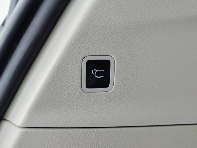 Used 2020 Chrysler Pacifica Limited FWD image 19
