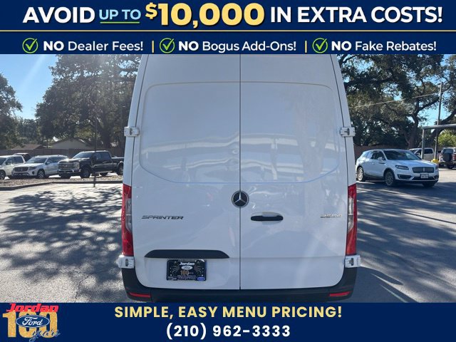 Used 2024 Mercedes-Benz Sprinter 2500 image 5