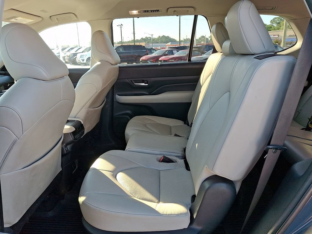 Used 2024 Toyota Grand Highlander AWD image 10