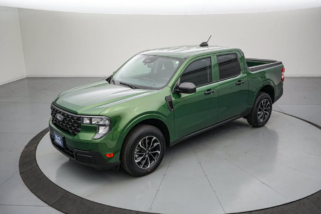 Certified 2025 Ford Maverick XL FWD image 9