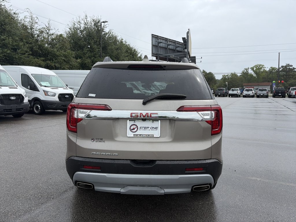 Used 2023 GMC Acadia SLT w/ Technology Package FWD image 6